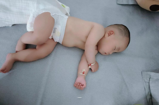 上杭没满月的宝宝